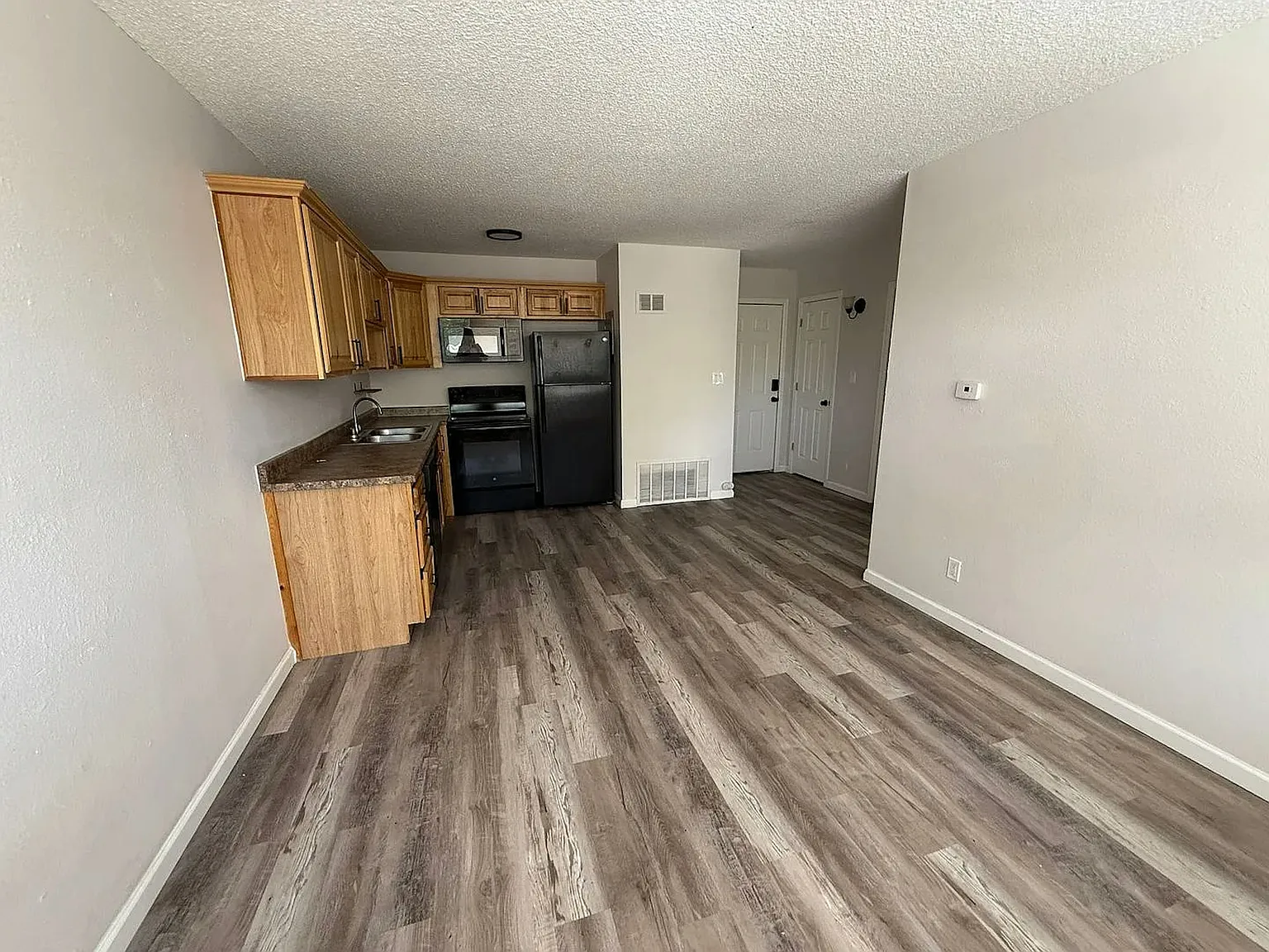 Summit View Apartments — Photo 3