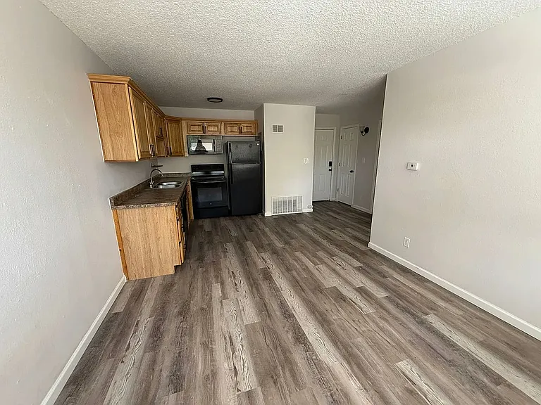 Summit View Apartments — Photo 4