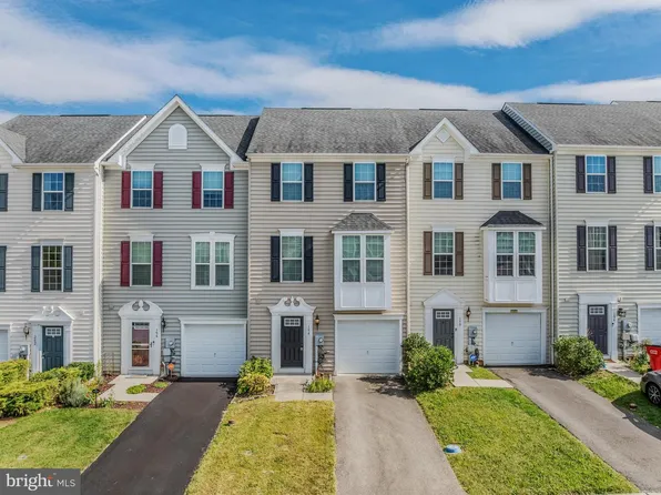 194 Norwood Dr, Falling Waters, WV 25419