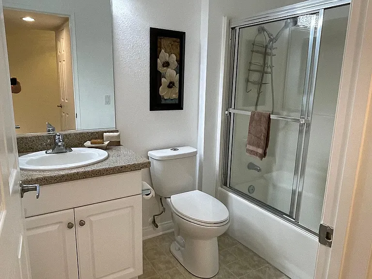 5540 Owensmouth Ave #204 — Photo 9
