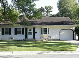 104 Mulford Dr, Oelwein, IA 50662