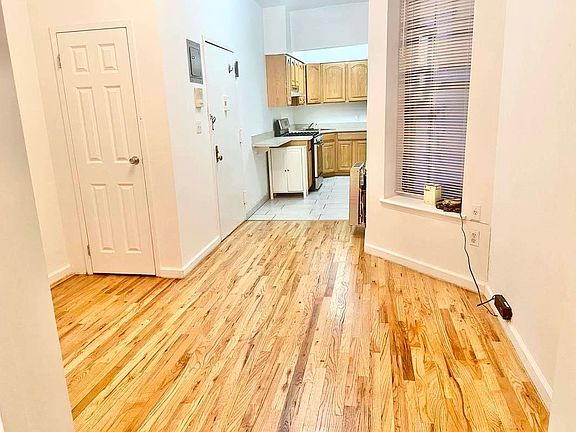 5th image of 113 E 102nd St APT 4a