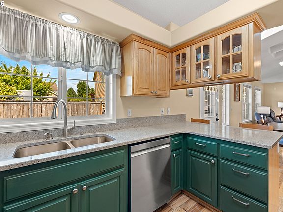 5th image of 3175 NE Lucas Dr