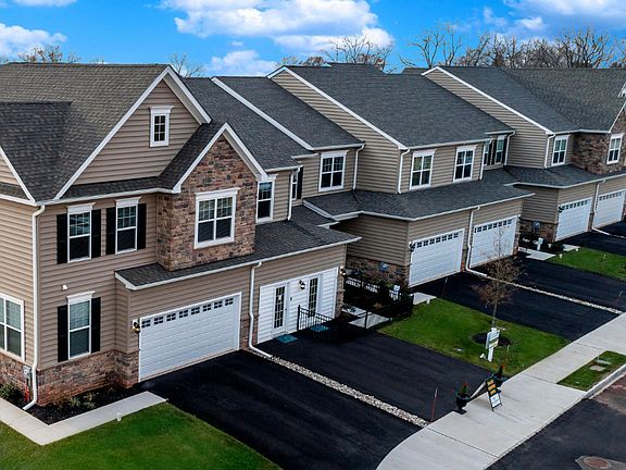 Enclave at Ridgewood Neighborhood