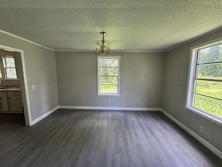 103 Floyd St — Photo 4