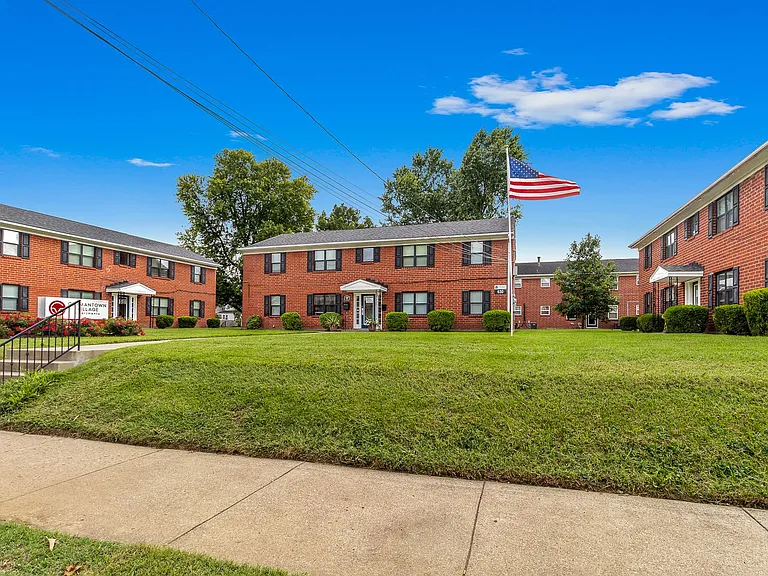 Germantown Village Apartments — Photo 17