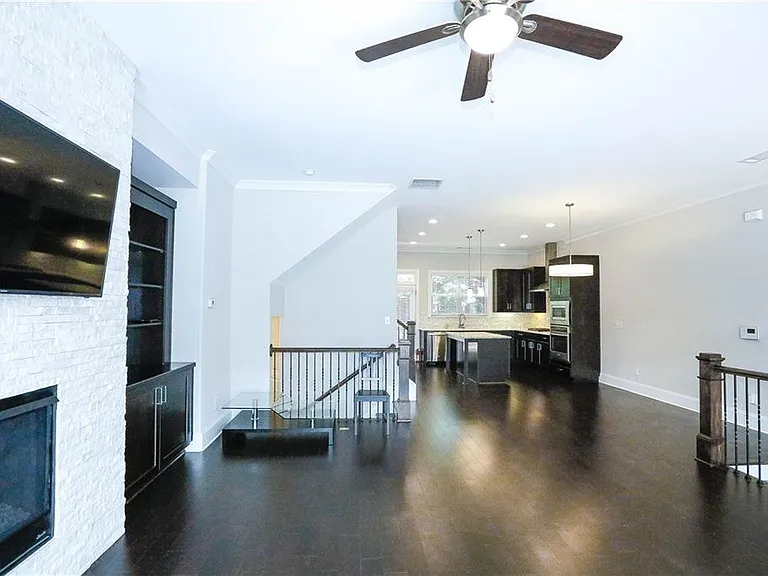 1920 Townsend Ct — Photo 11