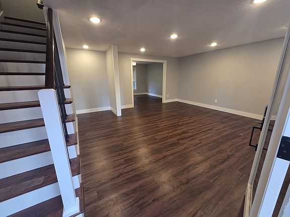 5th image of 218 NE 20th Pl