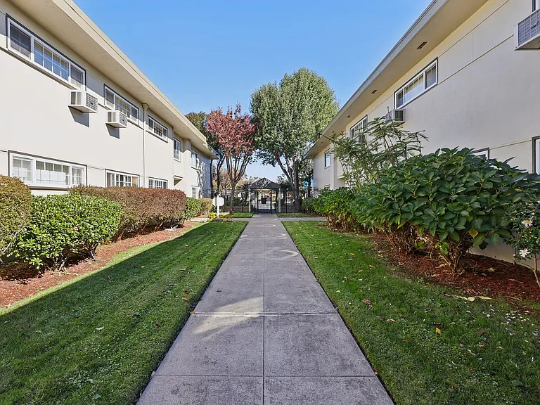 Lorenzo Commons — Photo 13