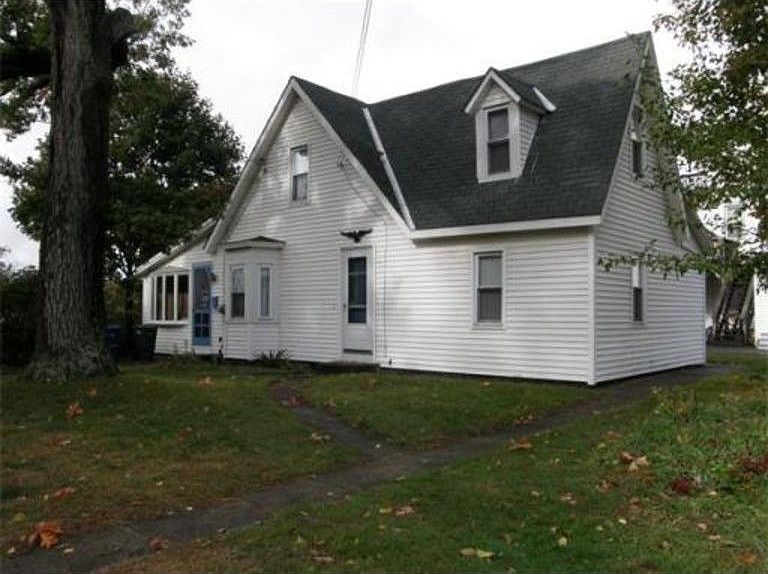 1st image of 61 Pine St
