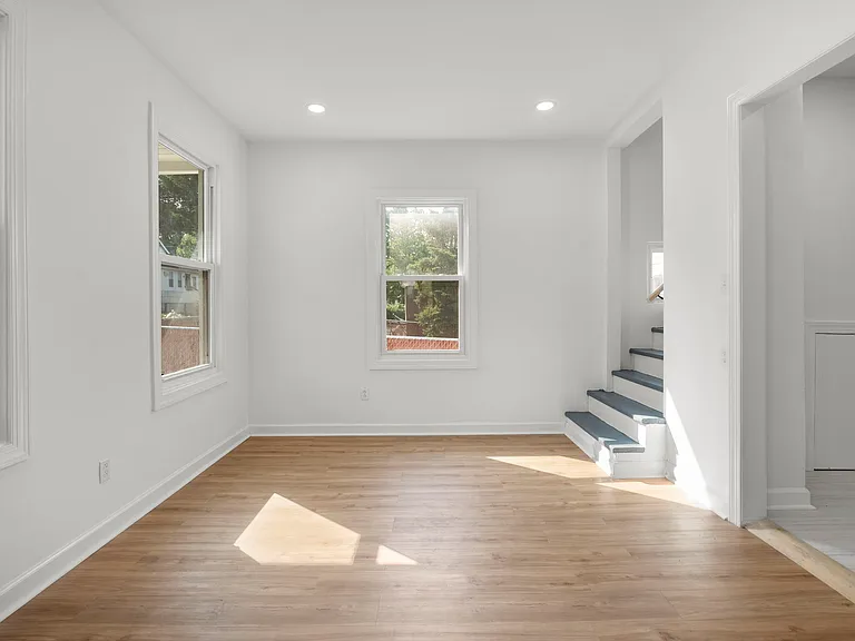 138 Maryland Park Dr — Photo 10