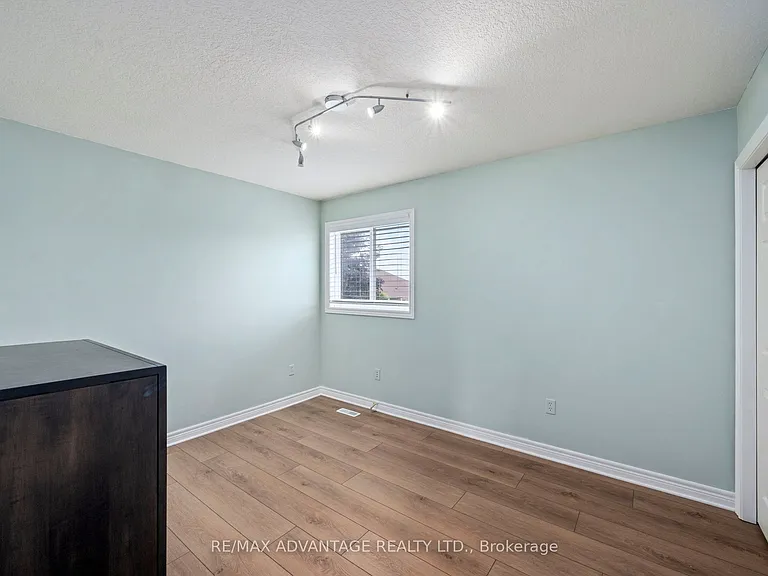 1489 Coronation Dr — Photo 17