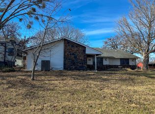 305 2nd St, Indianola, OK 74442