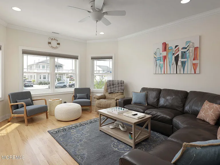 1607 Baltimore Ave — Photo 11