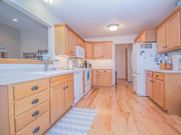 5th image of 622 Park Dr