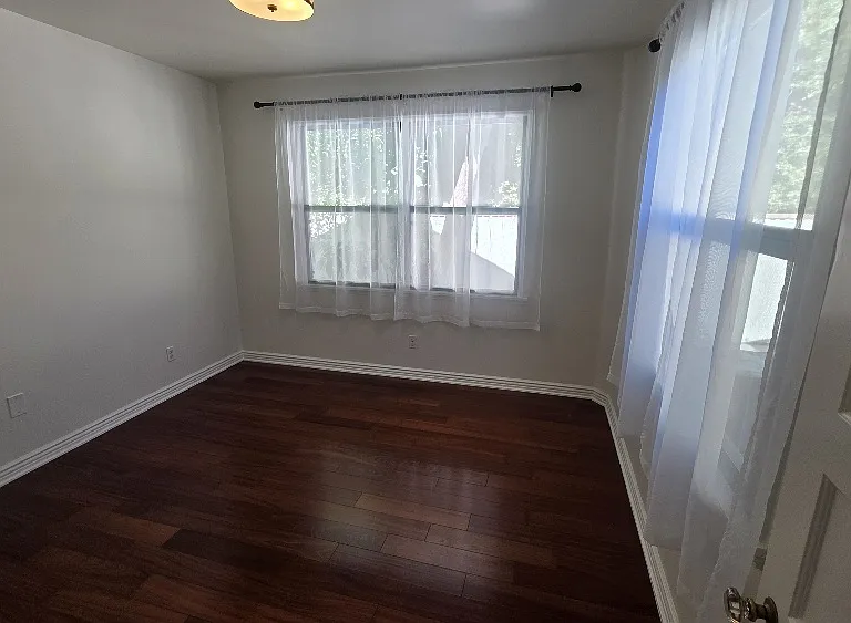 1151 Heather Sq — Photo 26