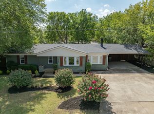 119 W Hall St, Grapevine, TX 76051