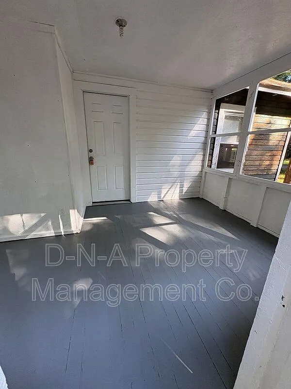 3 bed, 1.0 bath, 737 sqft, $1,650 — Photo 4