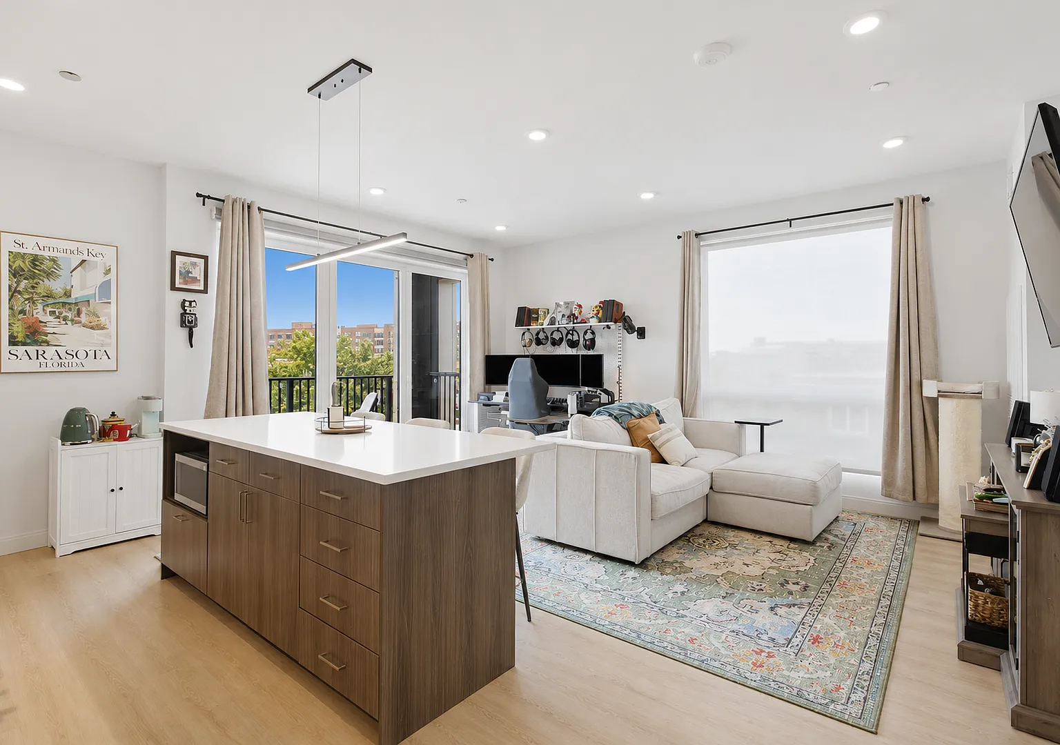 2 bed, 1108 sqft, $3,341 — Photo 4