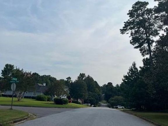 Exterior Neighborhood (street photo)