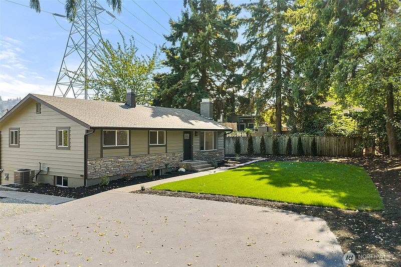 3rd image of 12215 SE 35th Street
