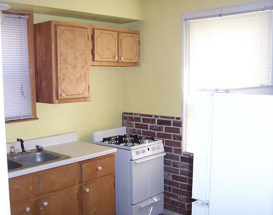 5th image of 6913 Roland Blvd