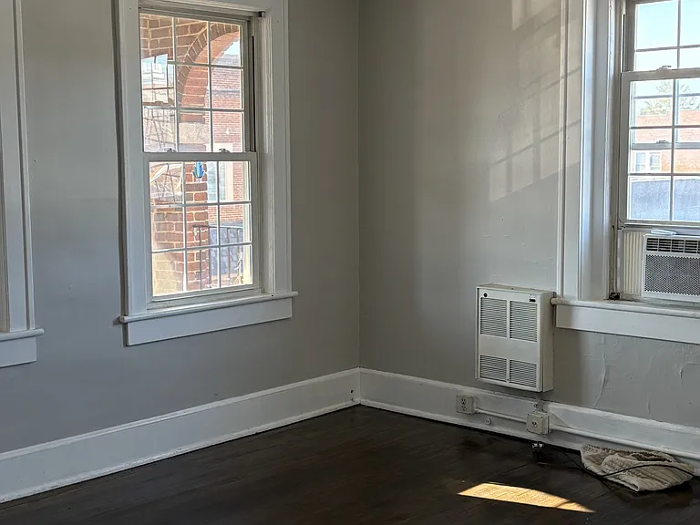 23 E Main St — Photo 11