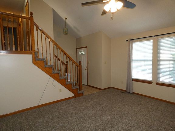 3rd image of 405 Woodland Ave