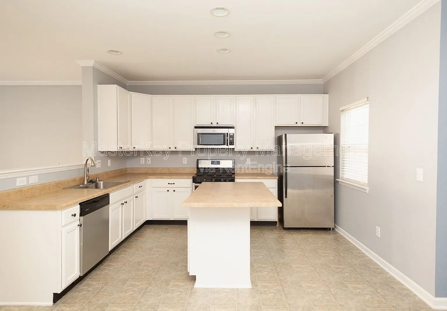 3 bed, 3.5 bath, 2275 sqft, $2,195 — Photo 4