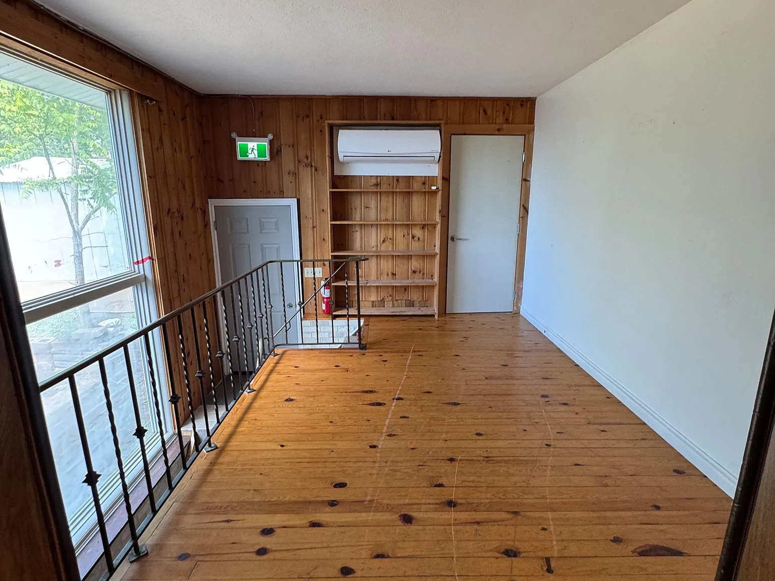 8 bed, $3,750 — Photo 4