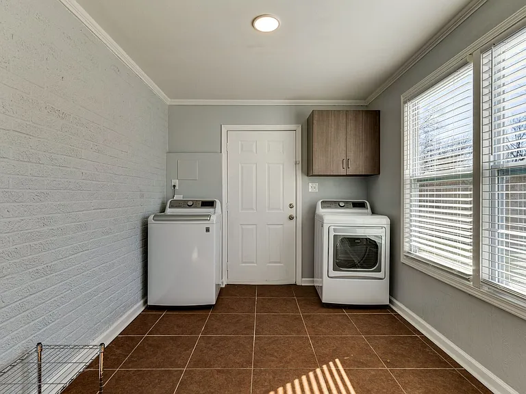 819 E Meade Ave — Photo 31