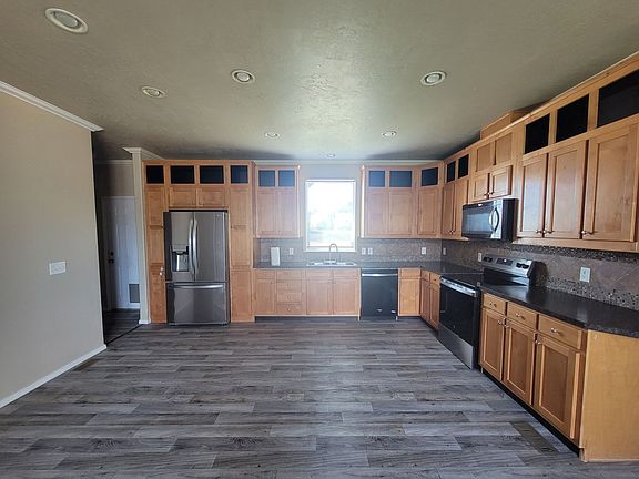 3rd image of 308 Reinken Blvd