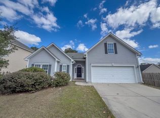 121 Valentin Dr, Summerville, SC 29483