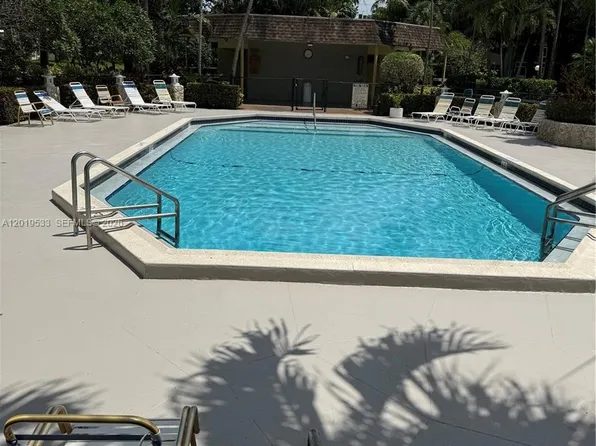 5131 W Oakland Park Blvd #106, Fort Lauderdale, FL 33313
