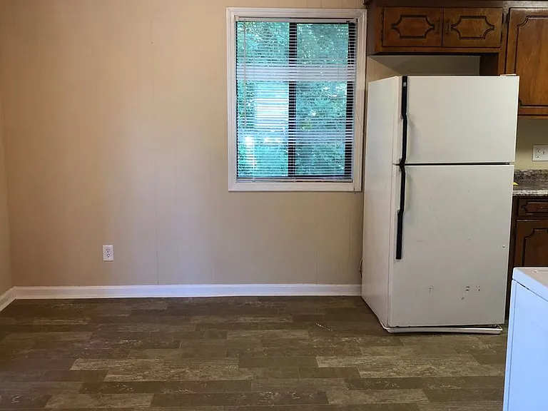 812 Creekside Dr — Photo 5