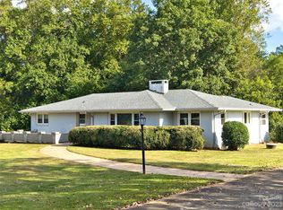 370 Lincoln Rd, Forest City, NC 28043