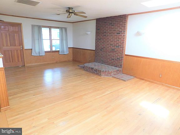 5th image of 816 Galway Ln