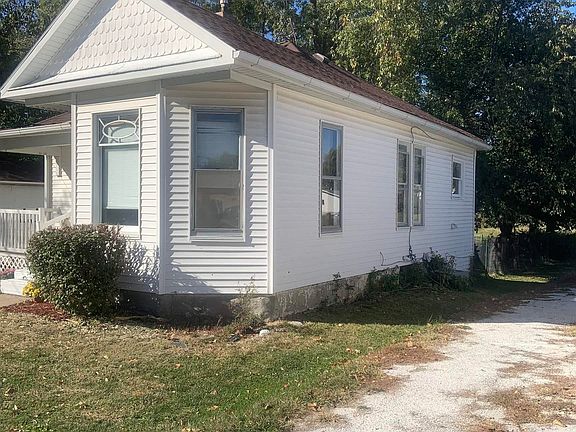 2nd image of 1555 Knight St