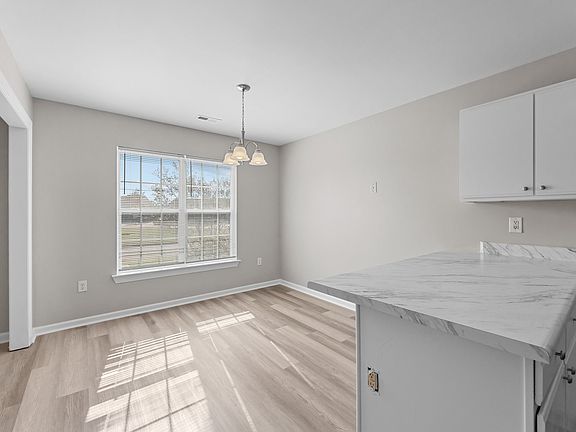 4th image of 2150 Oak Bend Dr #B