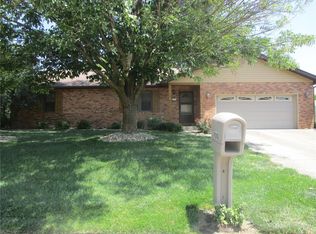 900 Fox Glenn Ln, Belleville, IL