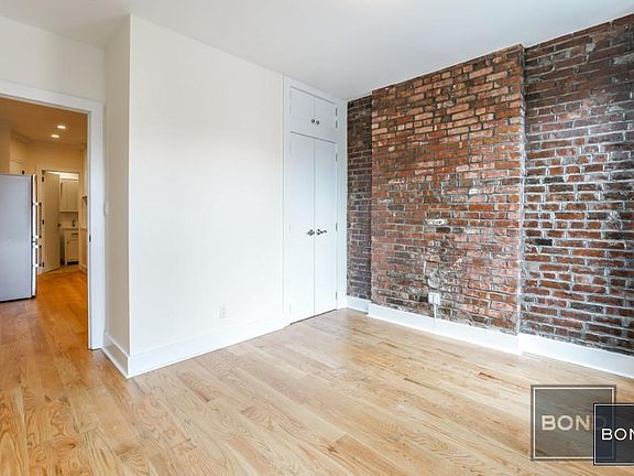 2nd image of 128 Macdougal St APT 4B