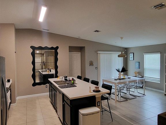 3rd image of 2526 SW Savona Boulevard