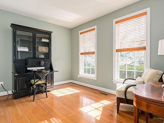 2nd image of 43649 Riverpoint Dr
