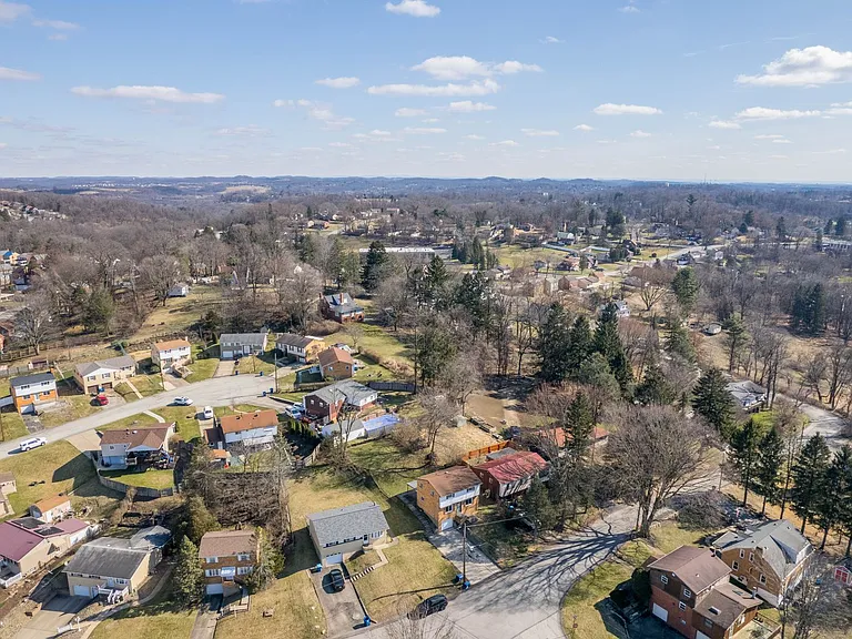 743 Elm Dr — Photo 6