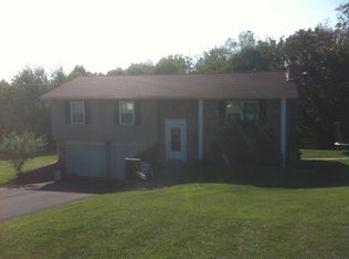 216 Santa Claus Ln, Ripley, WV 25271