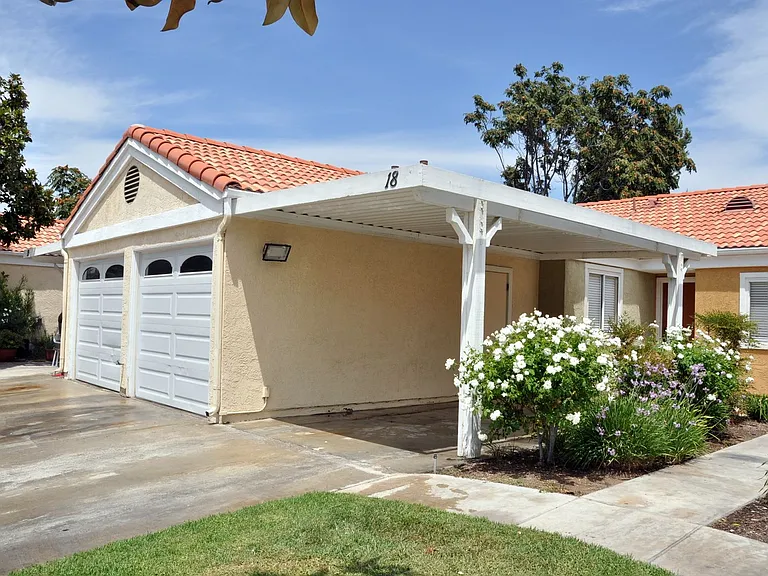 Concord Villas Patio Homes - Riverside, CA — Photo 48