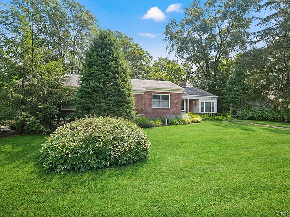 2nd image of 33 Overlook Road