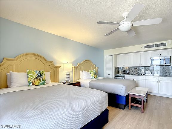 5th image of 140 Estero Blvd #2506