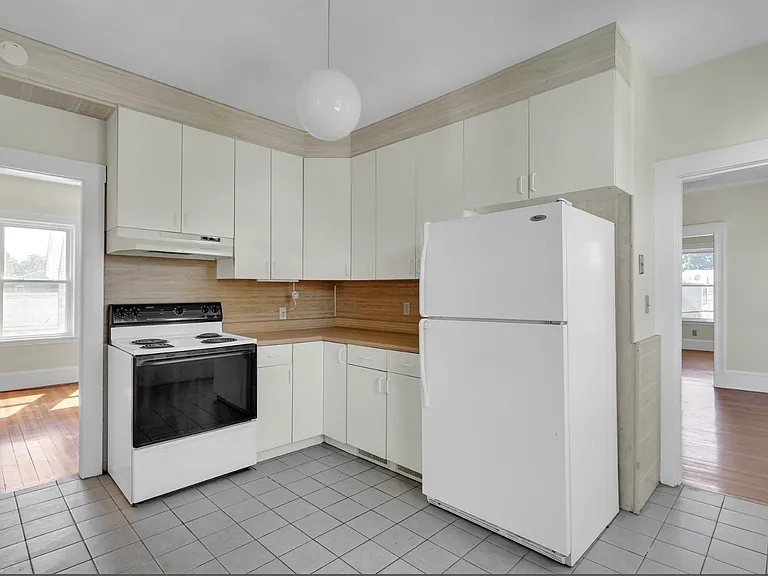 24 Blaine St #2 — Photo 1