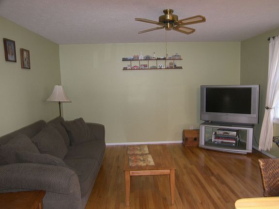 4th image of 11202 Prince Ct